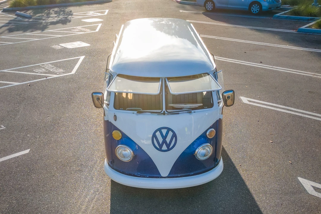 1964 Volkswagen Split-Window Bus - Image 10 of 31