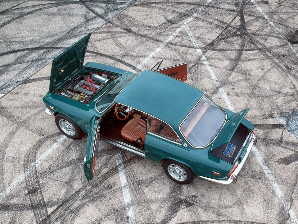 1974 Alfa Romeo 2000 GT Veloce - Image 17 of 31