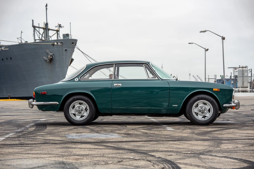 1974 Alfa Romeo 2000 GT Veloce - Image 12 of 31
