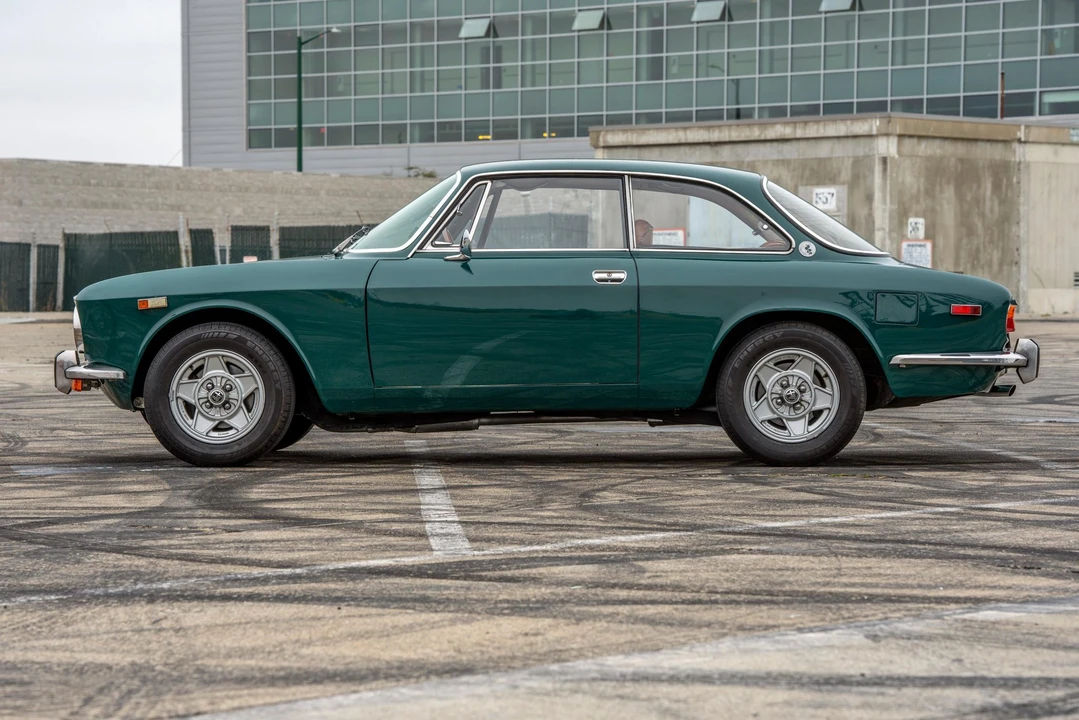 1974 Alfa Romeo 2000 GT Veloce - Image 4 of 31