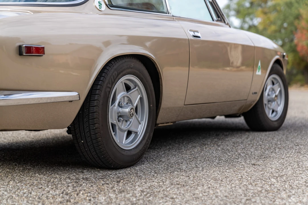 1974 Alfa Romeo 2000 GT Veloce - Image 17 of 31