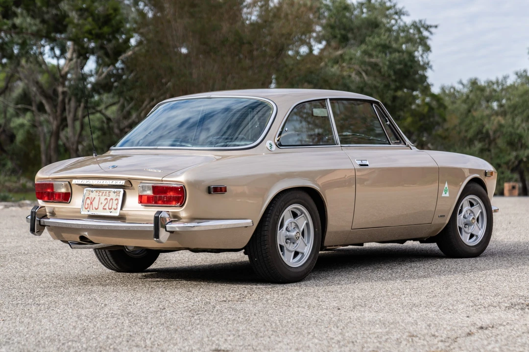 1974 Alfa Romeo 2000 GT Veloce - Image 7 of 31