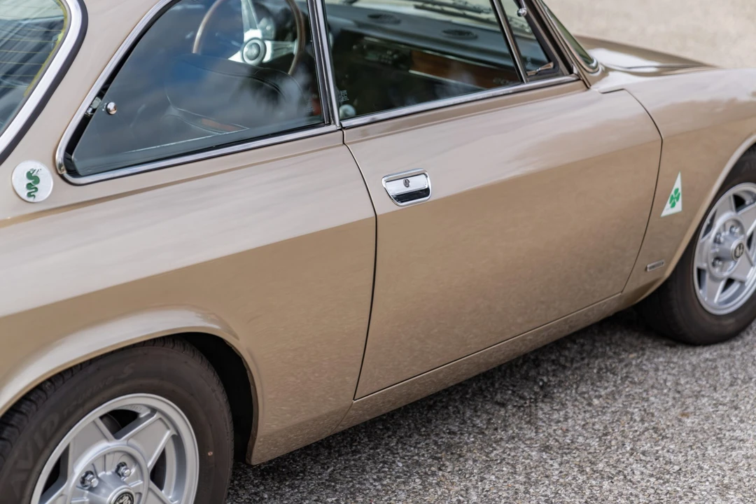 1974 Alfa Romeo 2000 GT Veloce - Image 26 of 31