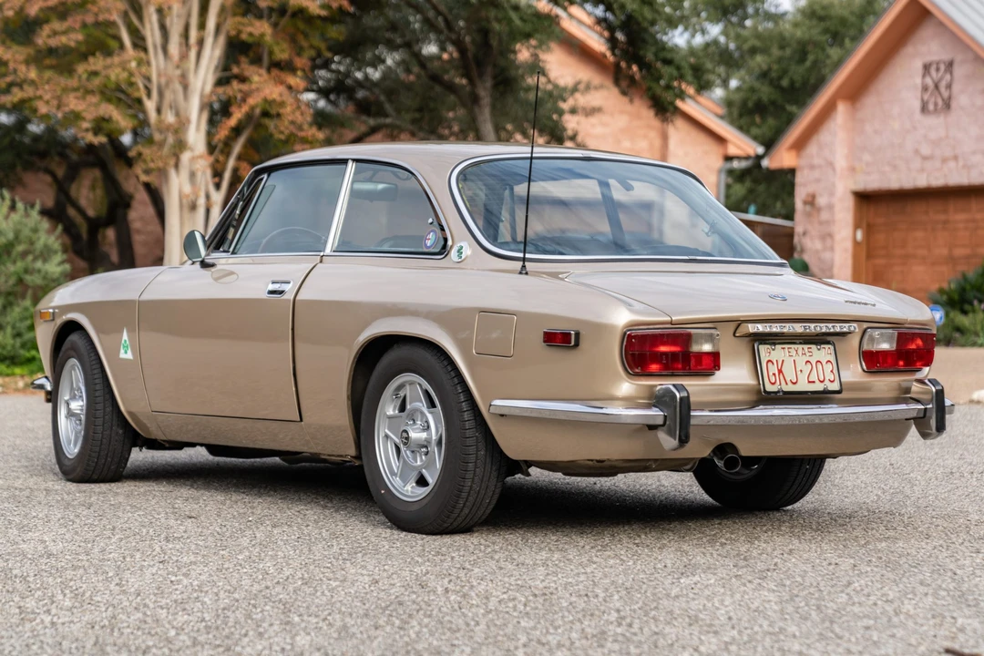 1974 Alfa Romeo 2000 GT Veloce - Image 5 of 31