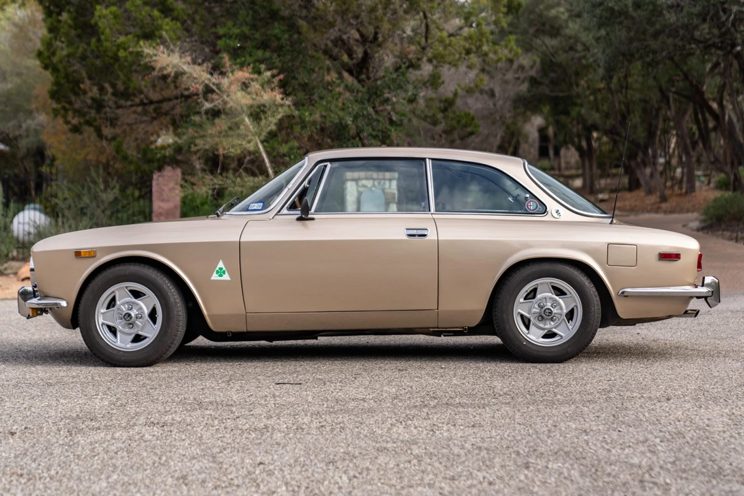 1974 Alfa Romeo 2000 GT Veloce - Image 4 of 31