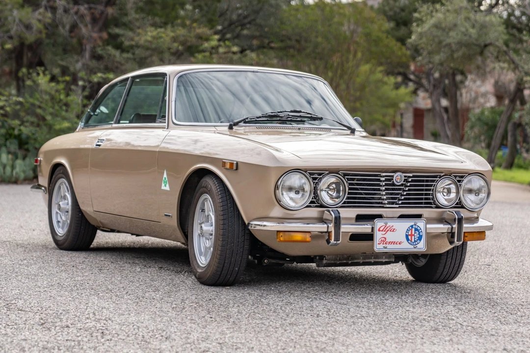 1974 Alfa Romeo 2000 GT Veloce - Image 2 of 31