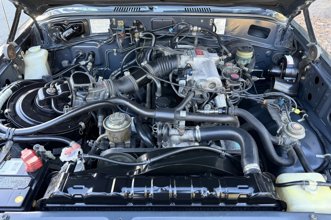 1989 Toyota J60 Land Cruiser - Image 6 of 8