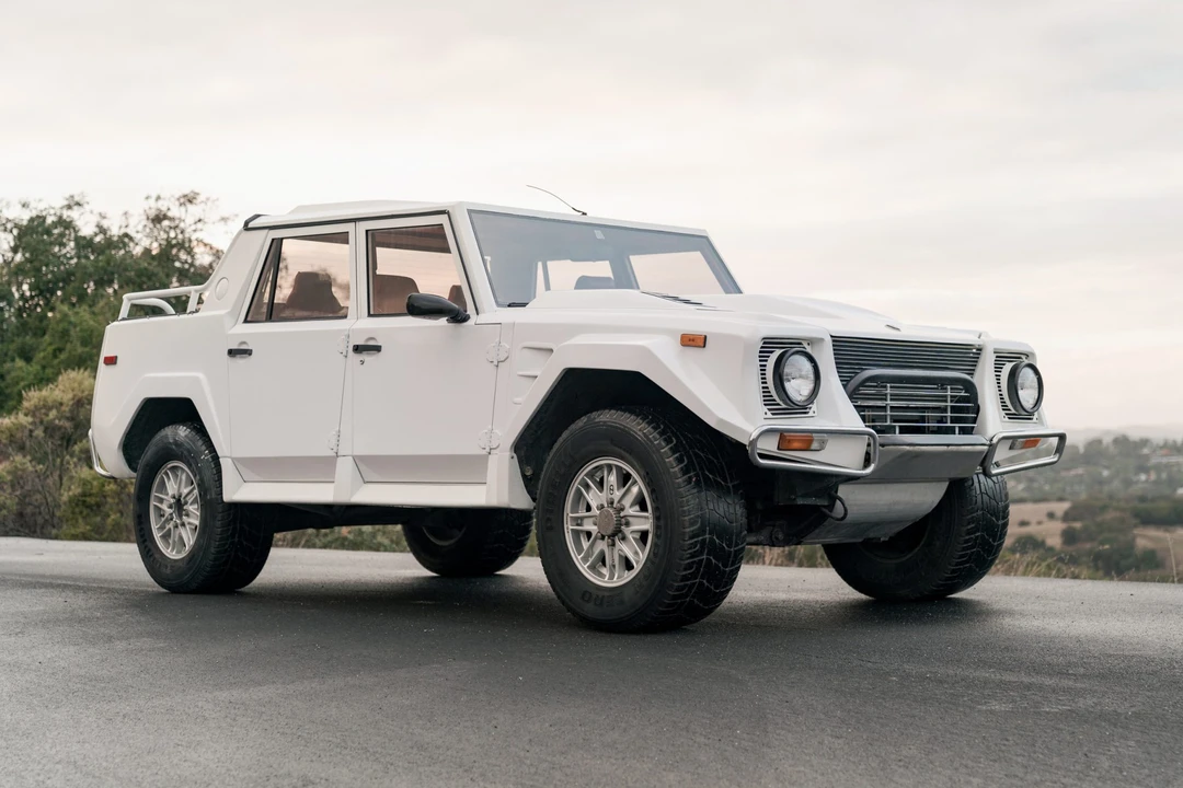 1991 Lamborghini LM002 - Image 4 of 31