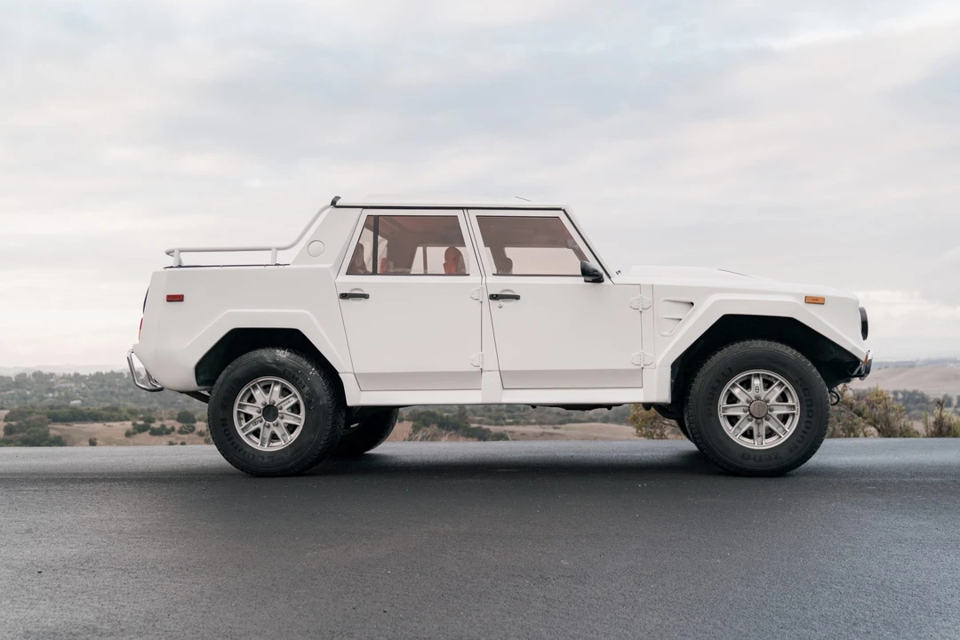 1991 Lamborghini LM002 - Image 8 of 31