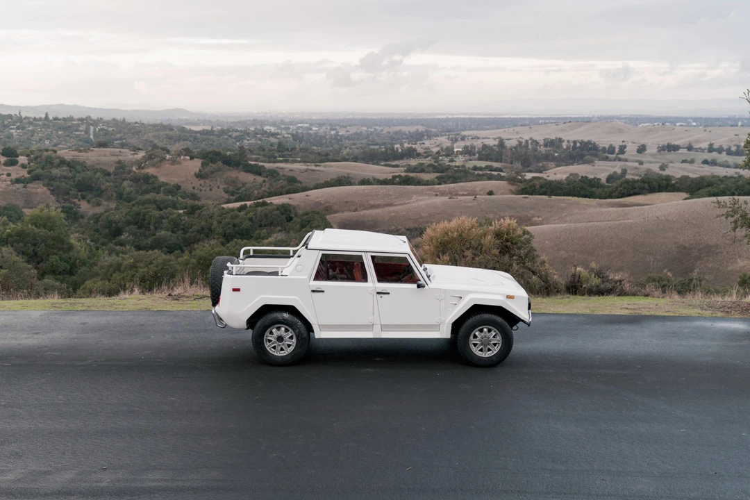 1991 Lamborghini LM002 - Image 10 of 31