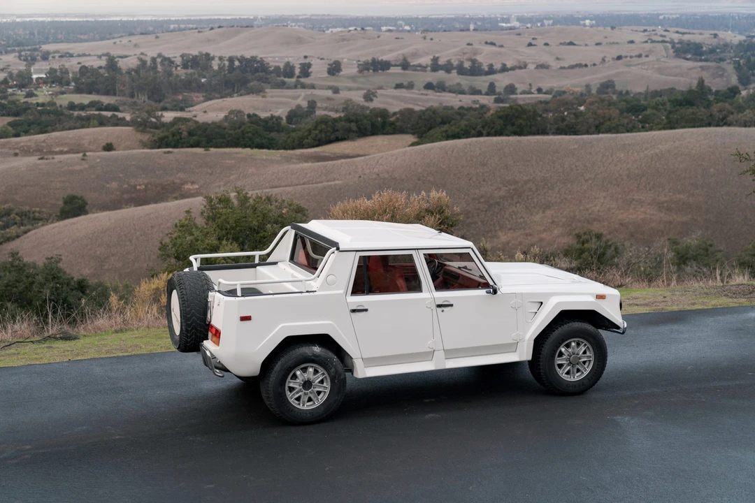 1991 Lamborghini LM002 - Image 11 of 31