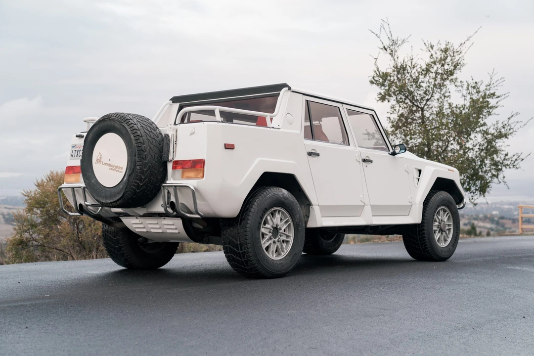 1991 Lamborghini LM002 - Image 13 of 31