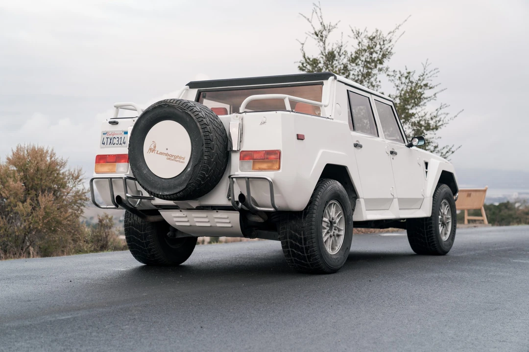 1991 Lamborghini LM002 - Image 15 of 31