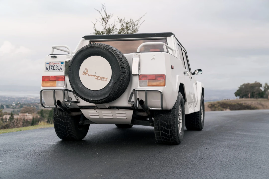 1991 Lamborghini LM002 - Image 16 of 31