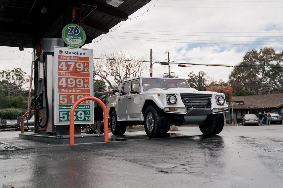 1991 Lamborghini LM002 - Image 29 of 31