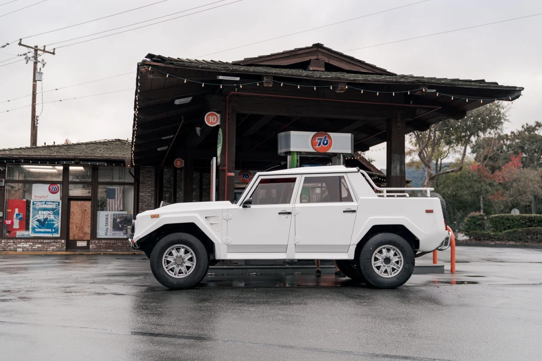 1991 Lamborghini LM002 - Image 31 of 31