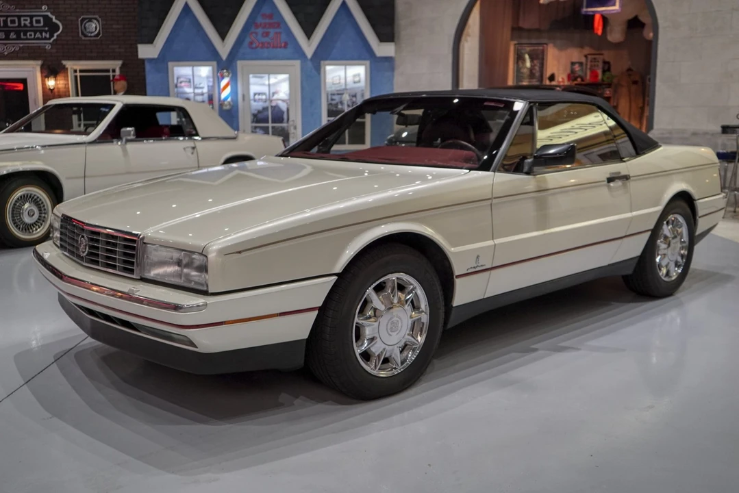 1992 Cadillac Allante - Image 4 of 31