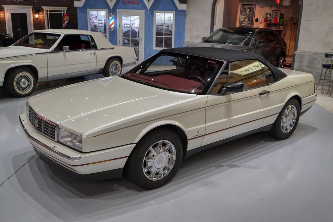1992 Cadillac Allante - Image 2 of 31