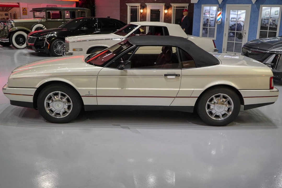 1992 Cadillac Allante - Image 23 of 31