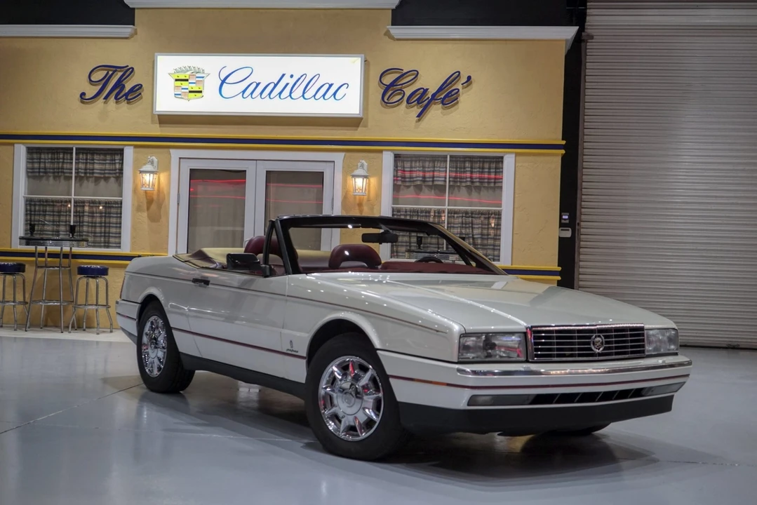1992 Cadillac Allante - Image 28 of 31