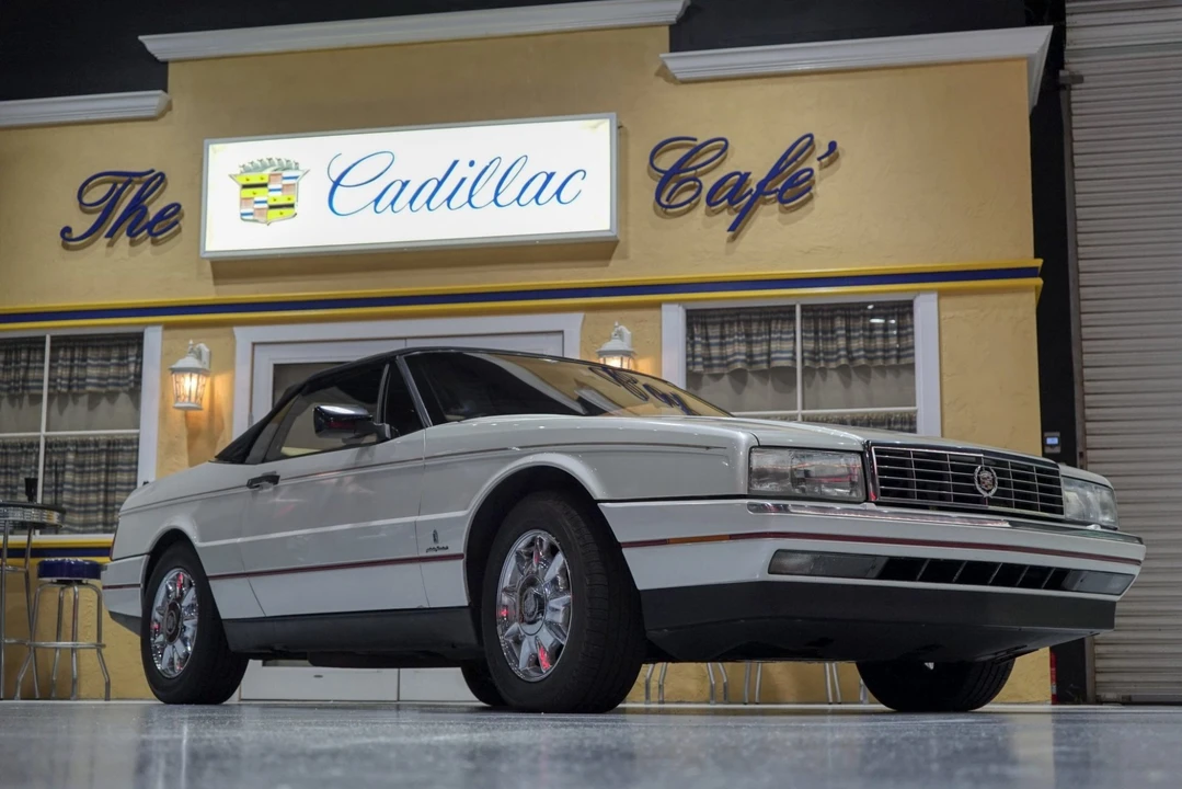 1992 Cadillac Allante - Image 15 of 31