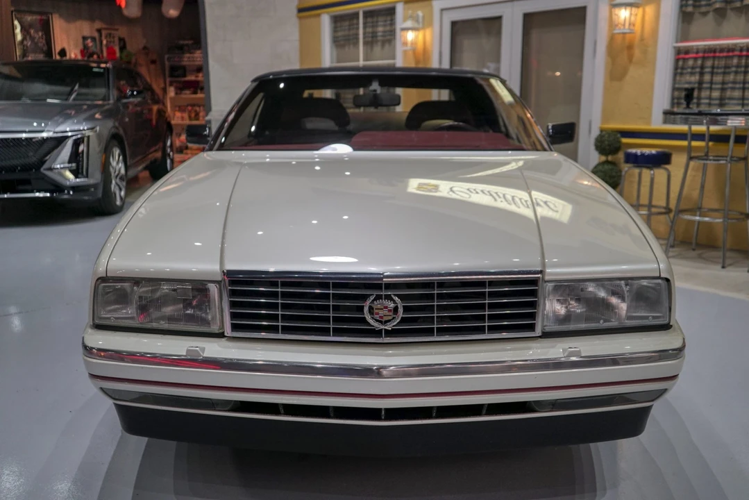 1992 Cadillac Allante - Image 7 of 31