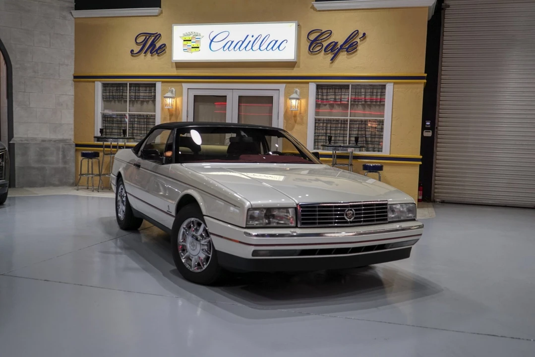 1992 Cadillac Allante - Image 8 of 31