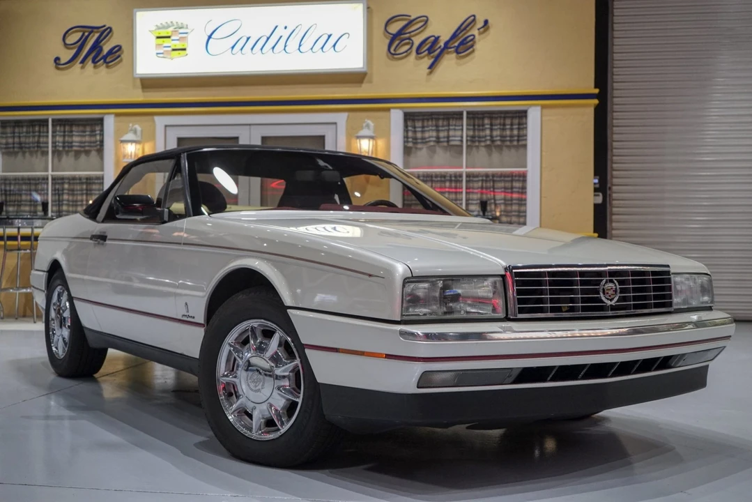 1992 Cadillac Allante - Image 11 of 31