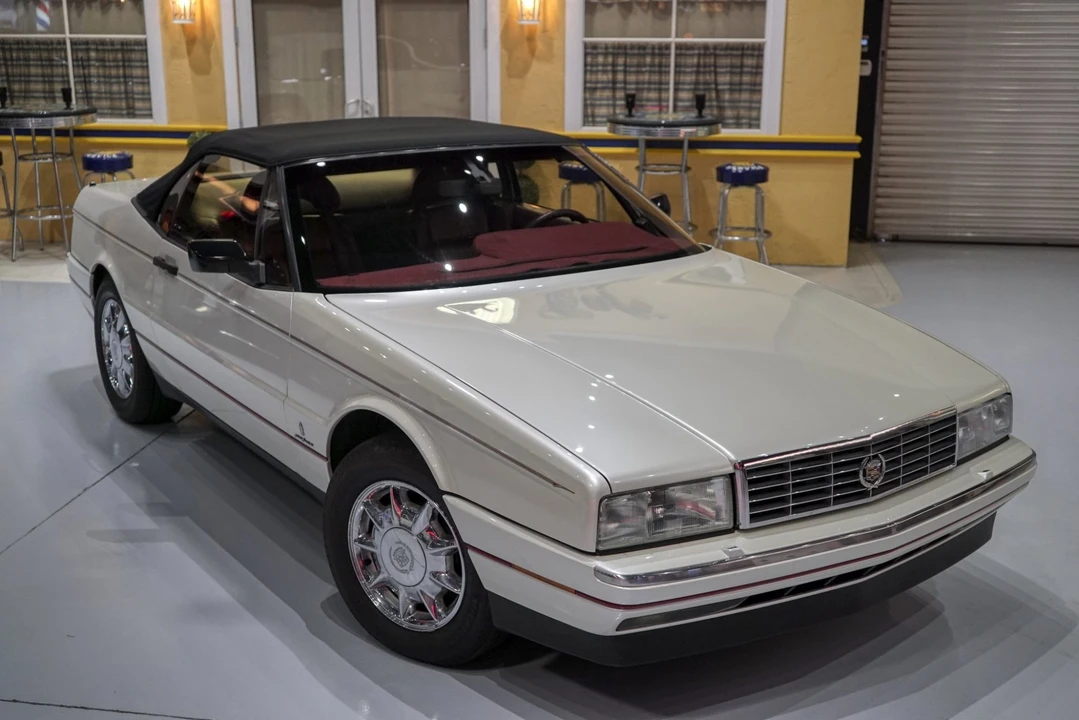1992 Cadillac Allante - Image 9 of 31