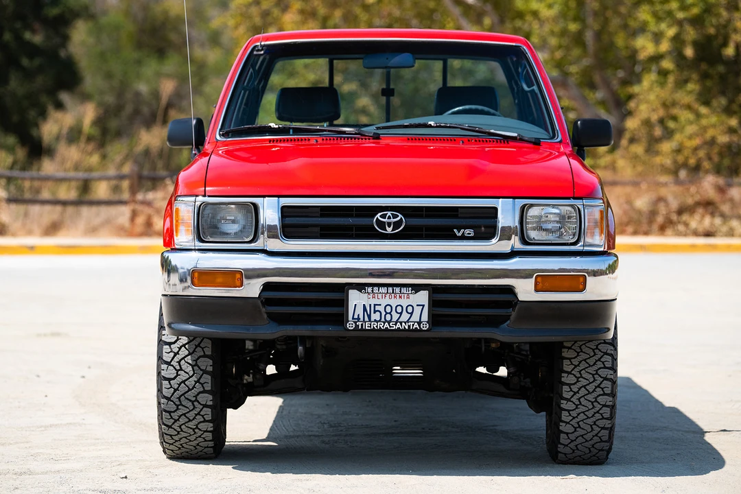 1992 Toyota Hilux 5th Gen - Image 2 of 31