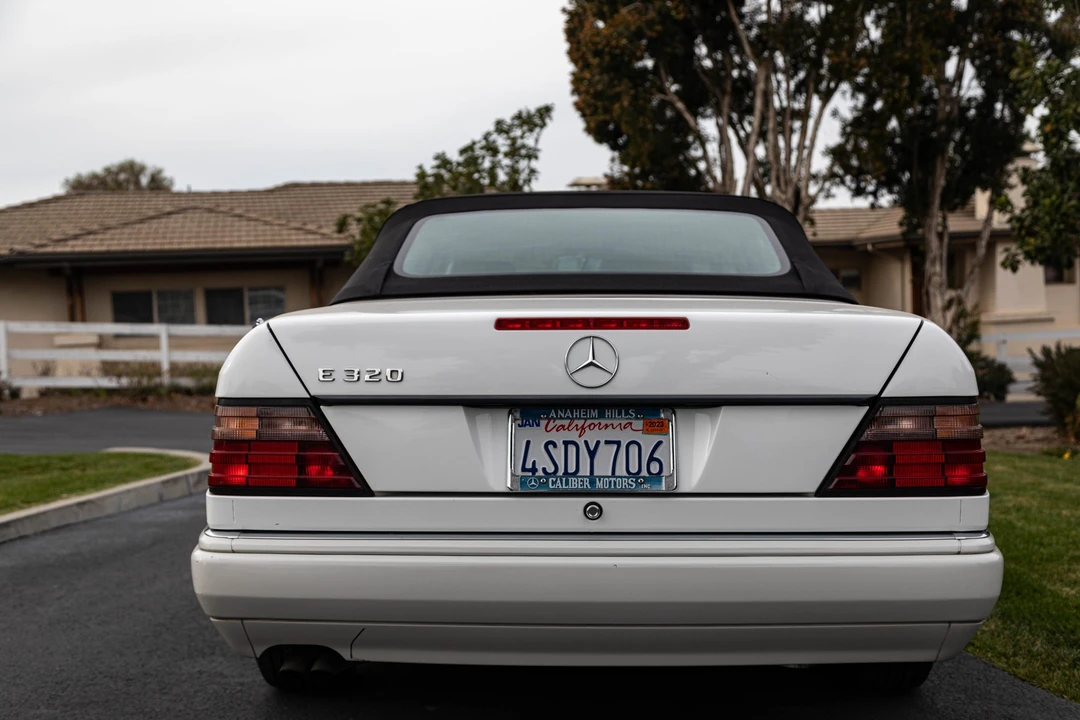 1995 Mercedes-Benz W124 E-Class - Image 13 of 31