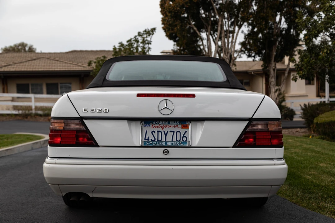 1995 Mercedes-Benz W124 E-Class - Image 14 of 31
