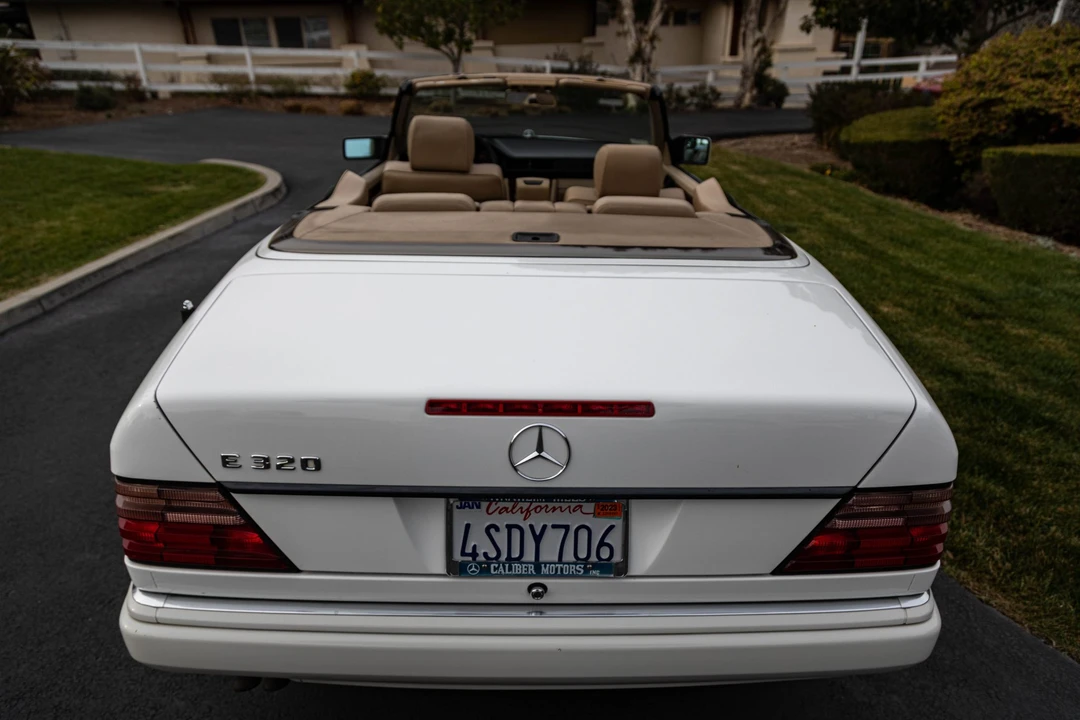 1995 Mercedes-Benz W124 E-Class - Image 15 of 31