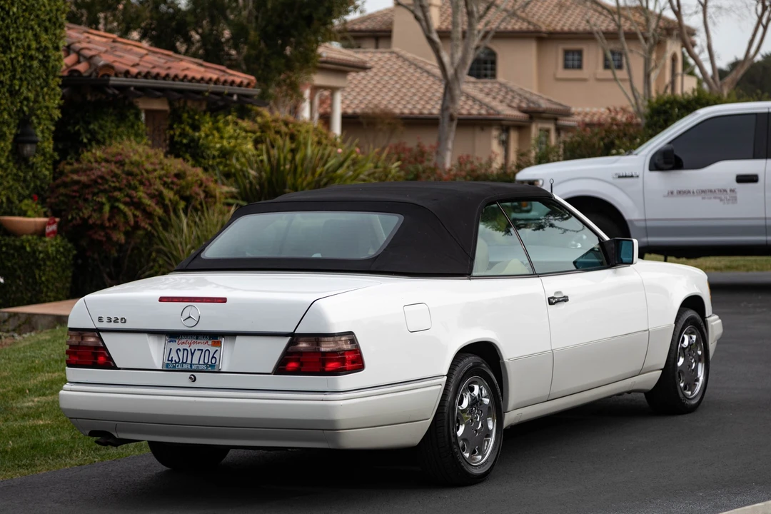 1995 Mercedes-Benz W124 E-Class - Image 17 of 31