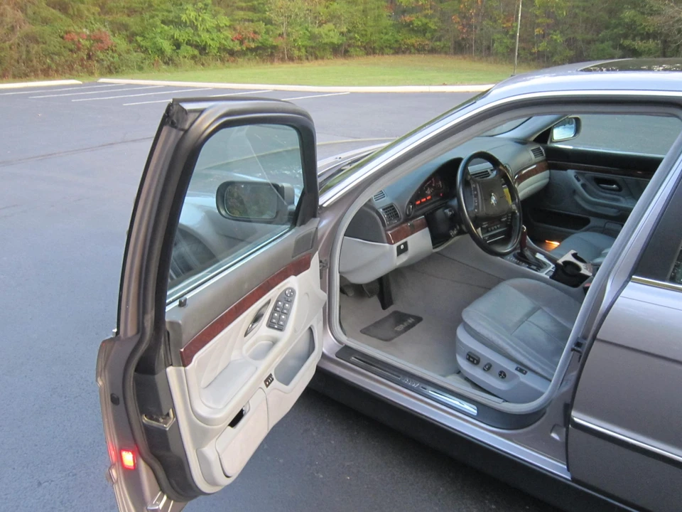 1998 BMW E38 7 Series - Image 27 of 31