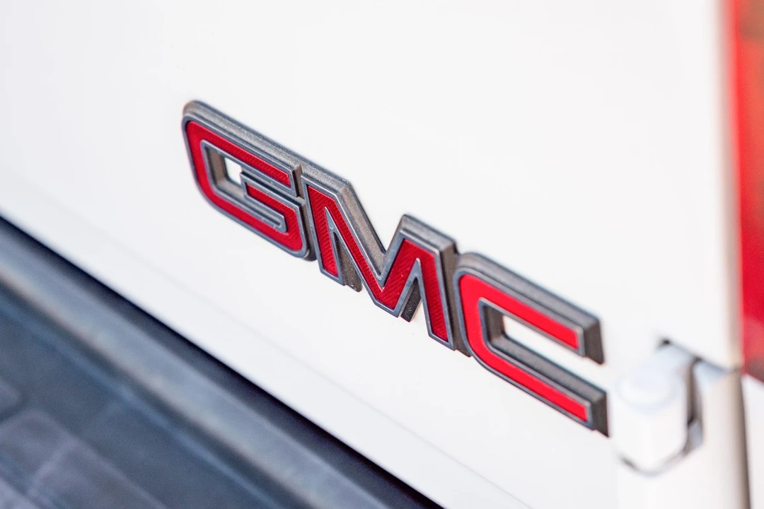 1999 GMC Suburban 8th Gen - Image 21 of 31