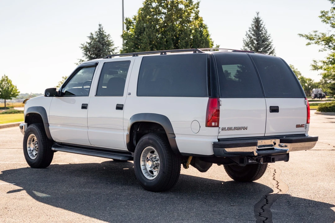 1999 GMC Suburban 8th Gen - Image 7 of 31