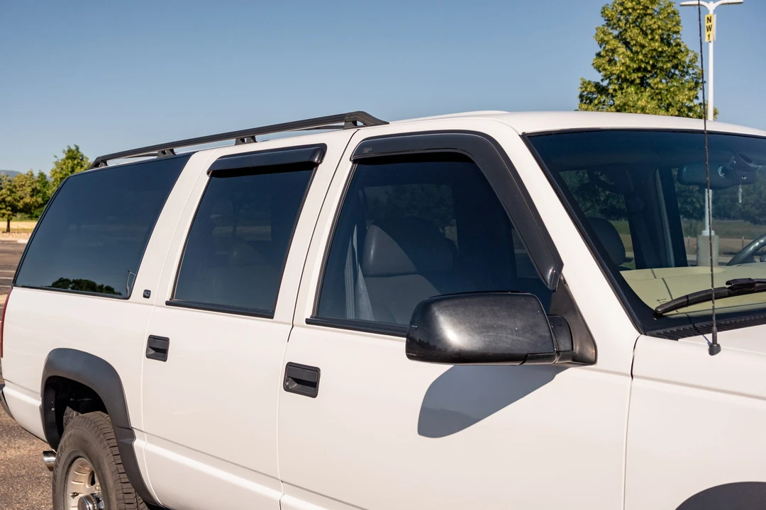 1999 GMC Suburban 8th Gen - Image 17 of 31