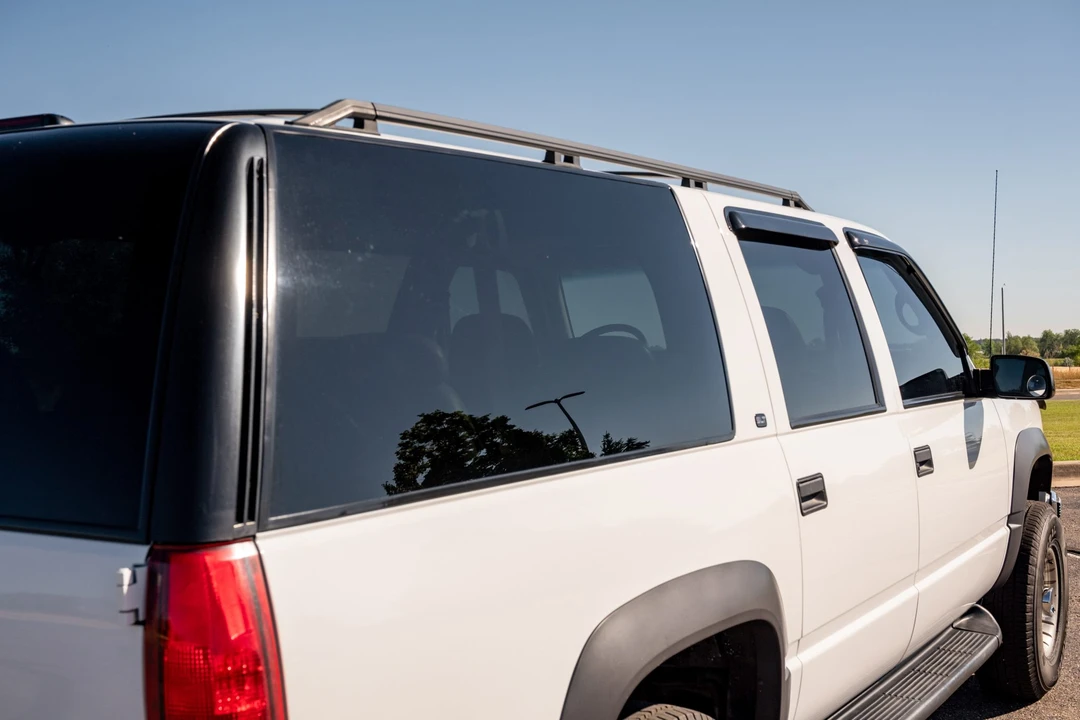 1999 GMC Suburban 8th Gen - Image 22 of 31