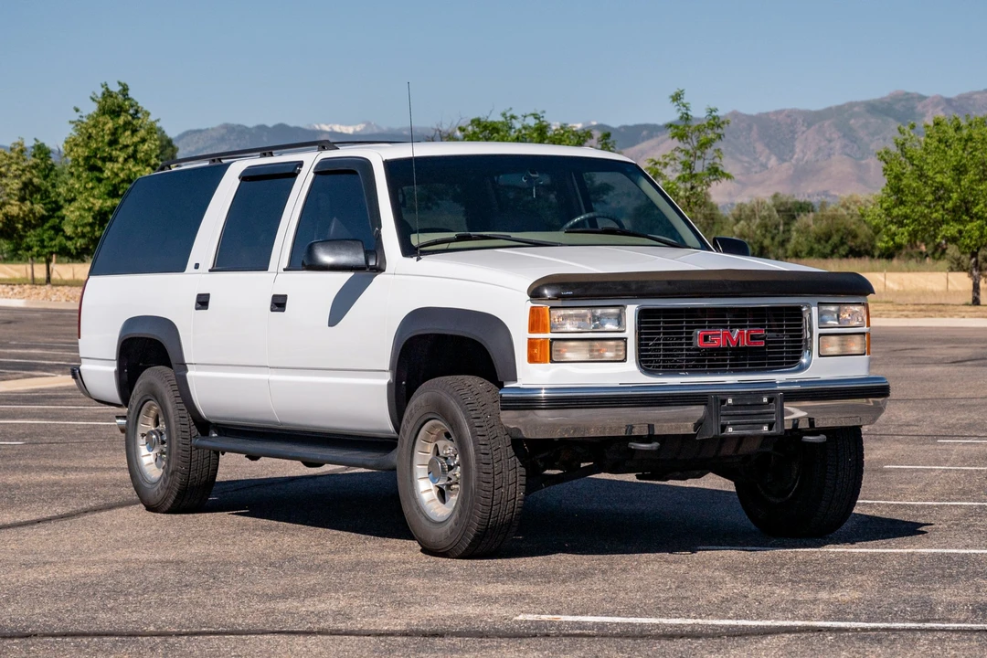 1999 GMC Suburban 8th Gen - Image 15 of 31
