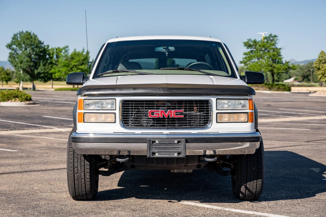 1999 GMC Suburban 8th Gen - Image 11 of 31