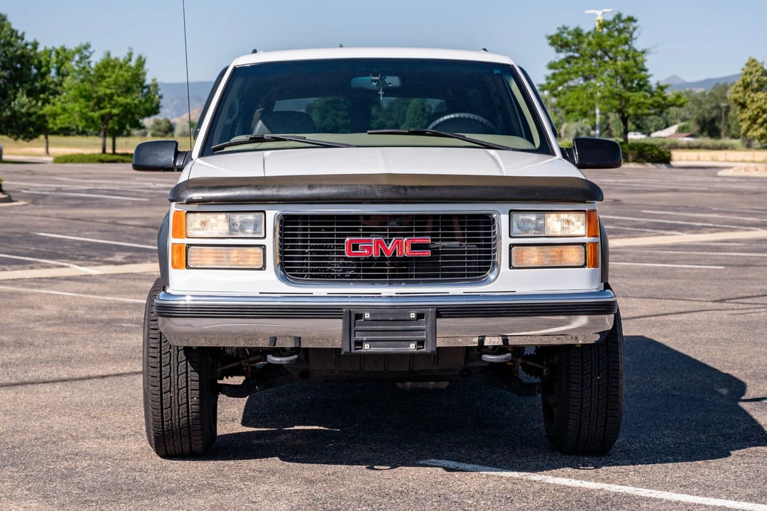1999 GMC Suburban 8th Gen - Image 12 of 31