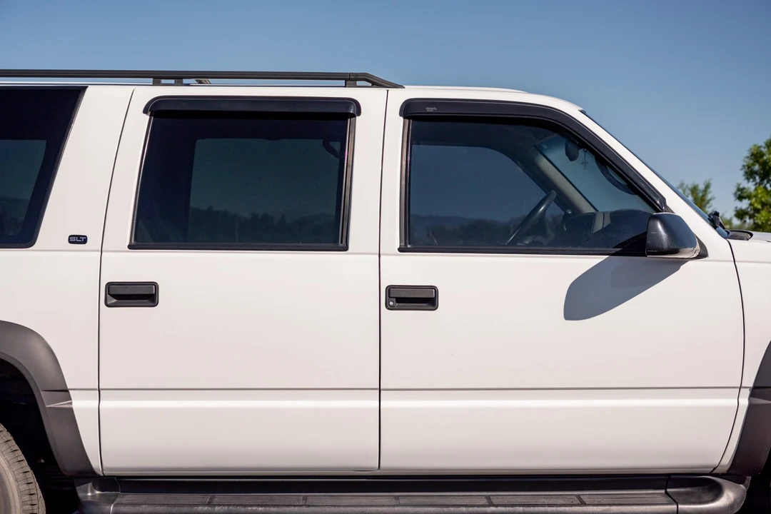 1999 GMC Suburban 8th Gen - Image 19 of 31
