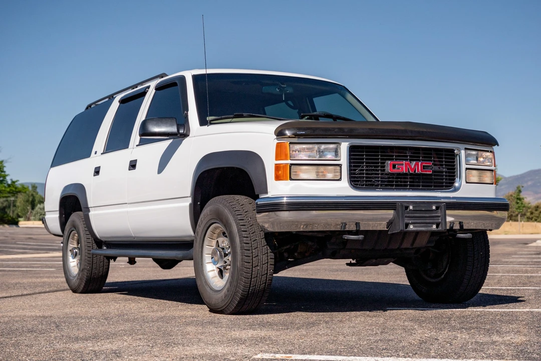 1999 GMC Suburban 8th Gen - Image 14 of 31