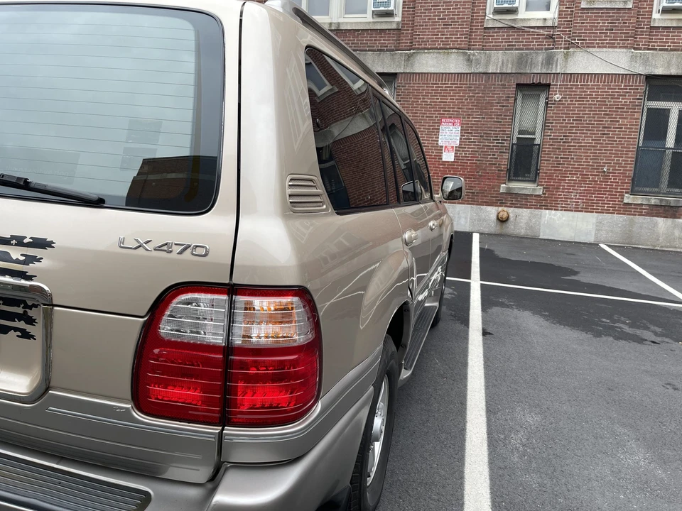 2000 Lexus LX 2nd Gen - Image 20 of 31