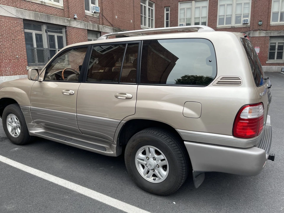 2000 Lexus LX 2nd Gen - Image 7 of 31
