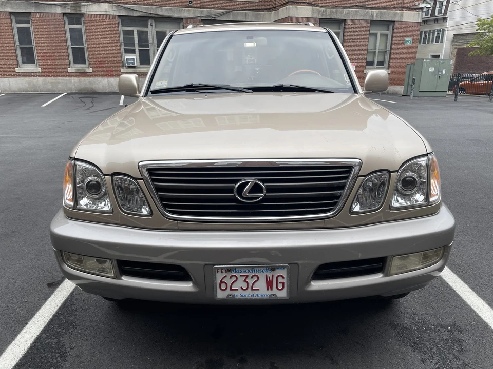 2000 Lexus LX 2nd Gen - Image 3 of 31