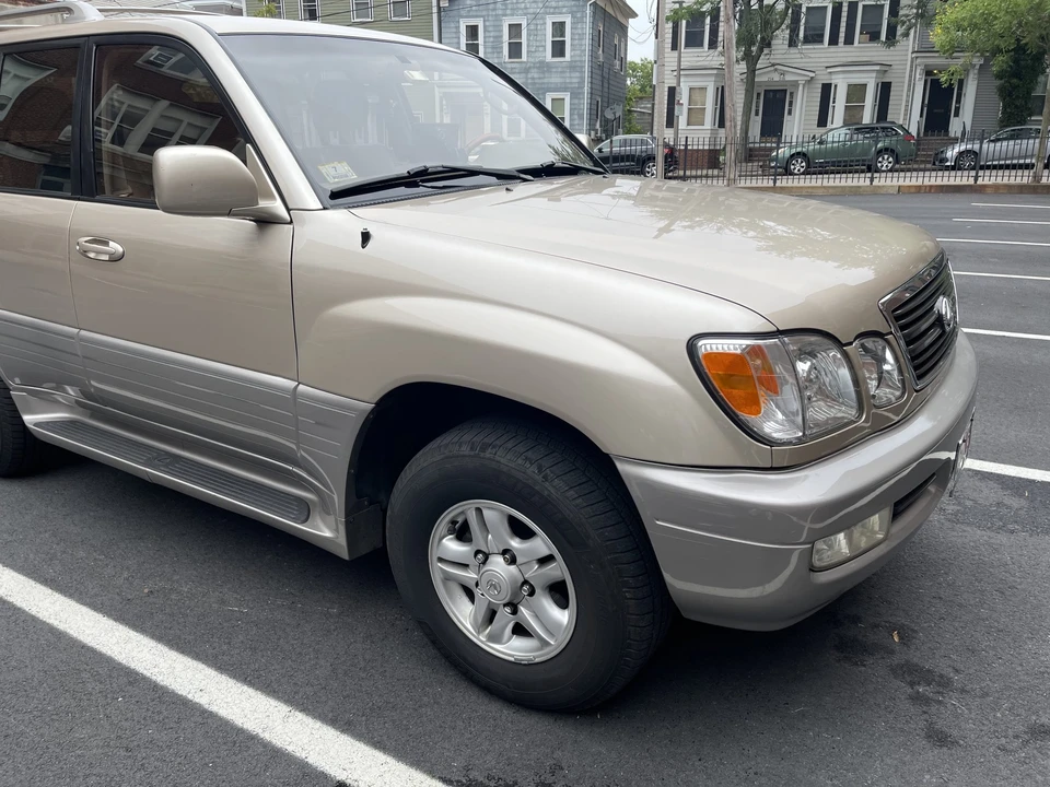 2000 Lexus LX 2nd Gen - Image 15 of 31
