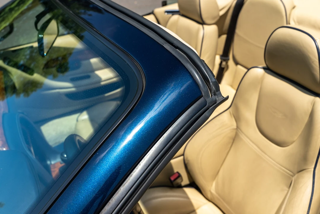 2001 Aston Martin DB7 Vantage - Image 27 of 31