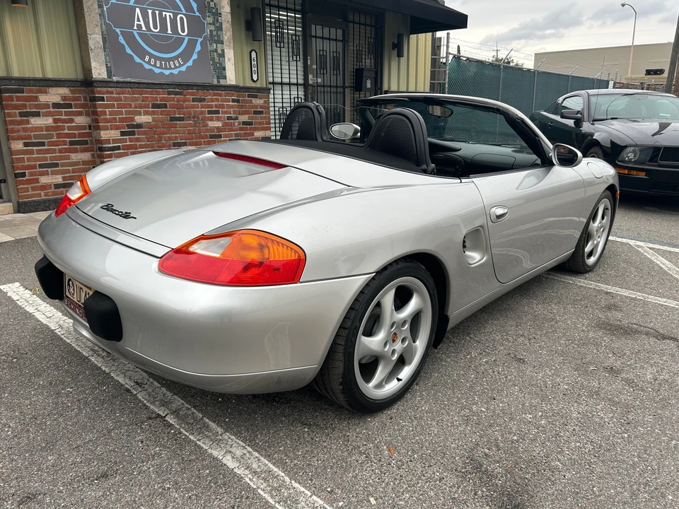 2001 Porsche 986 Boxster - Image 7 of 31